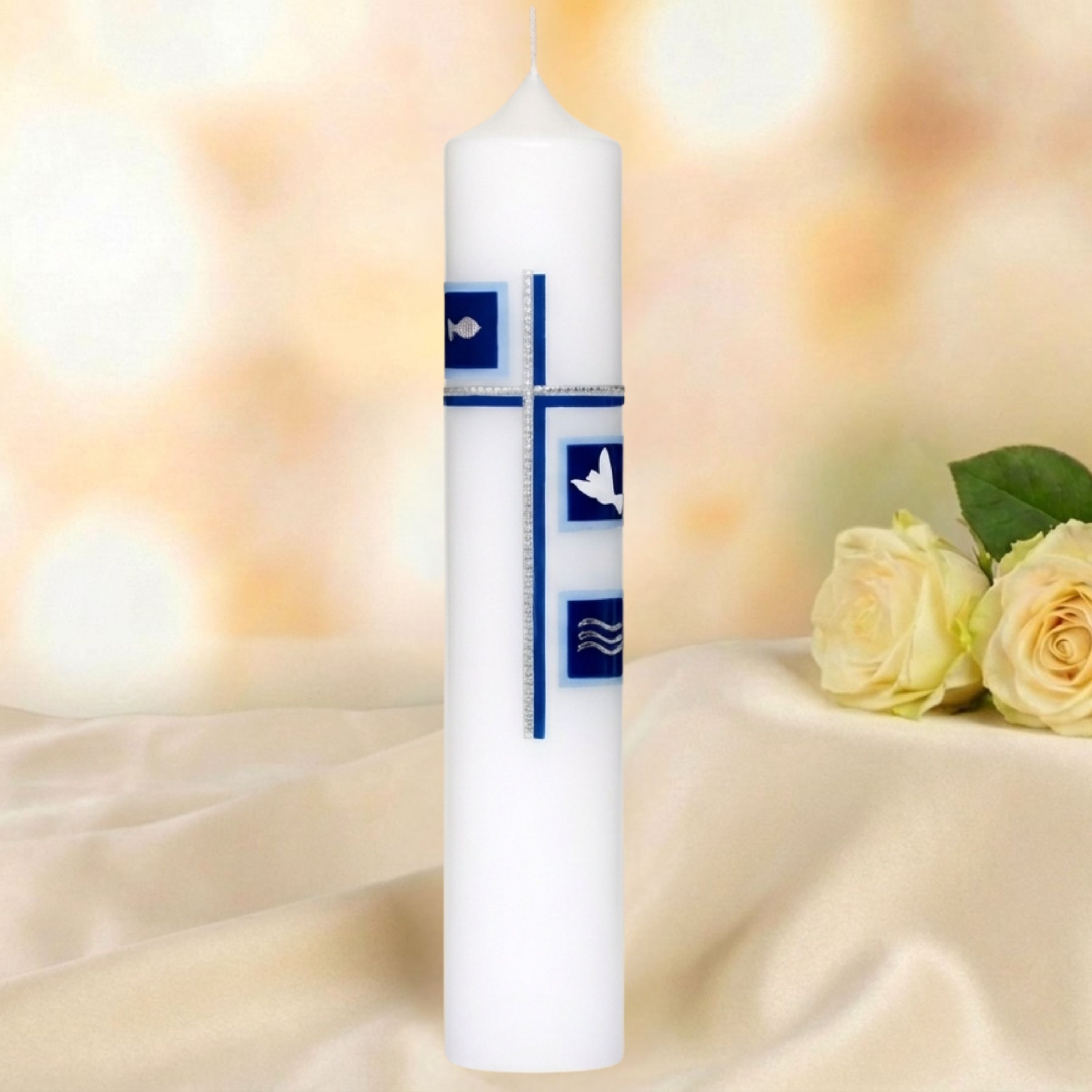 weiße Taufkerze mit Kreuz, zweifarbig mit drei Kacheln