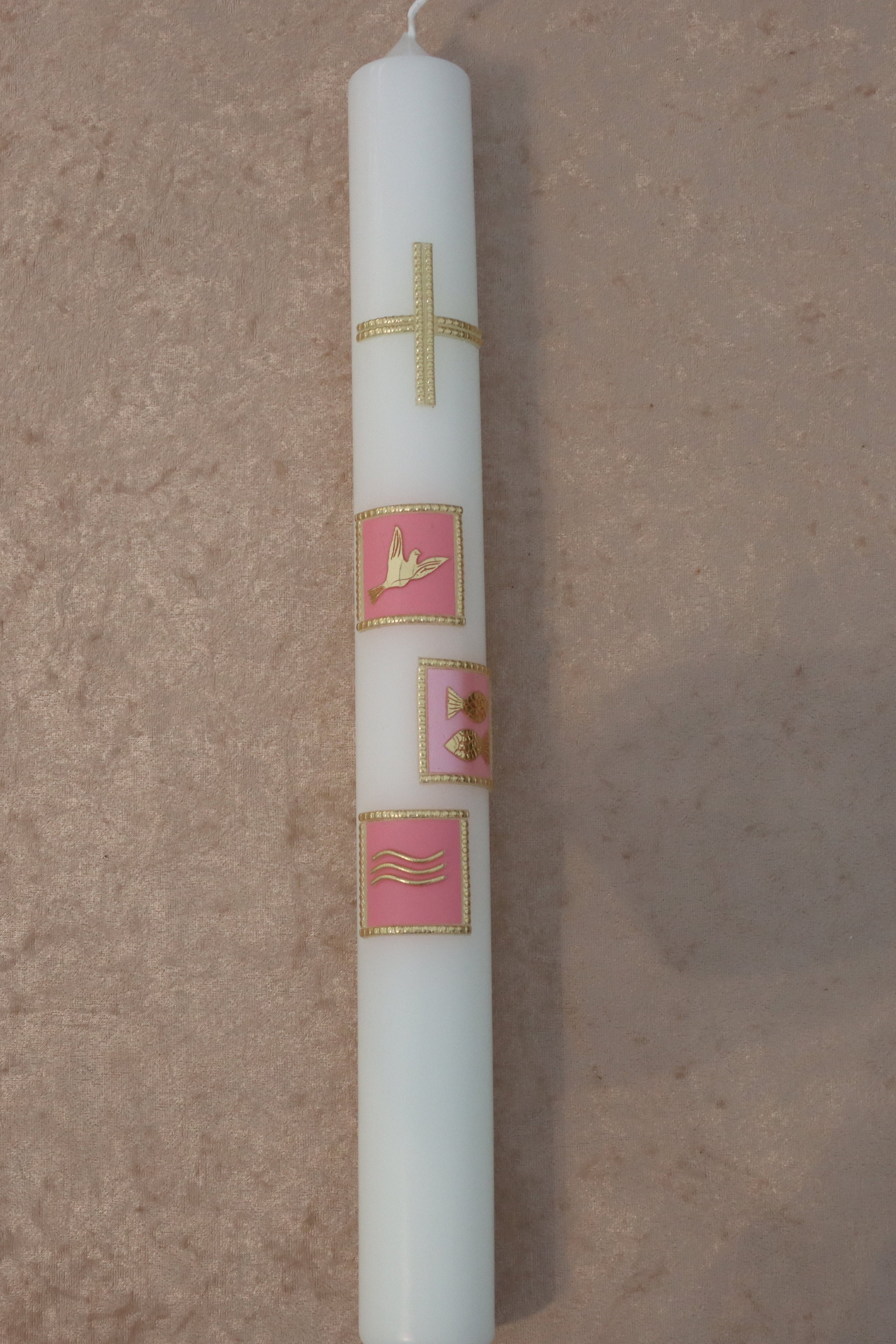 Taufkerze rosa mit Kreuz und drei Symbolfeldern