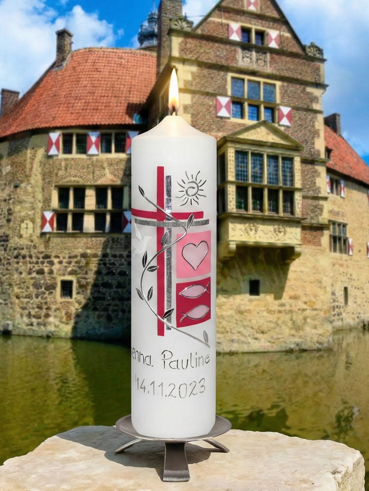 Moderne Taufkerze mit Kreuz, Blumenranke & Sonne – Cardinal/Silber