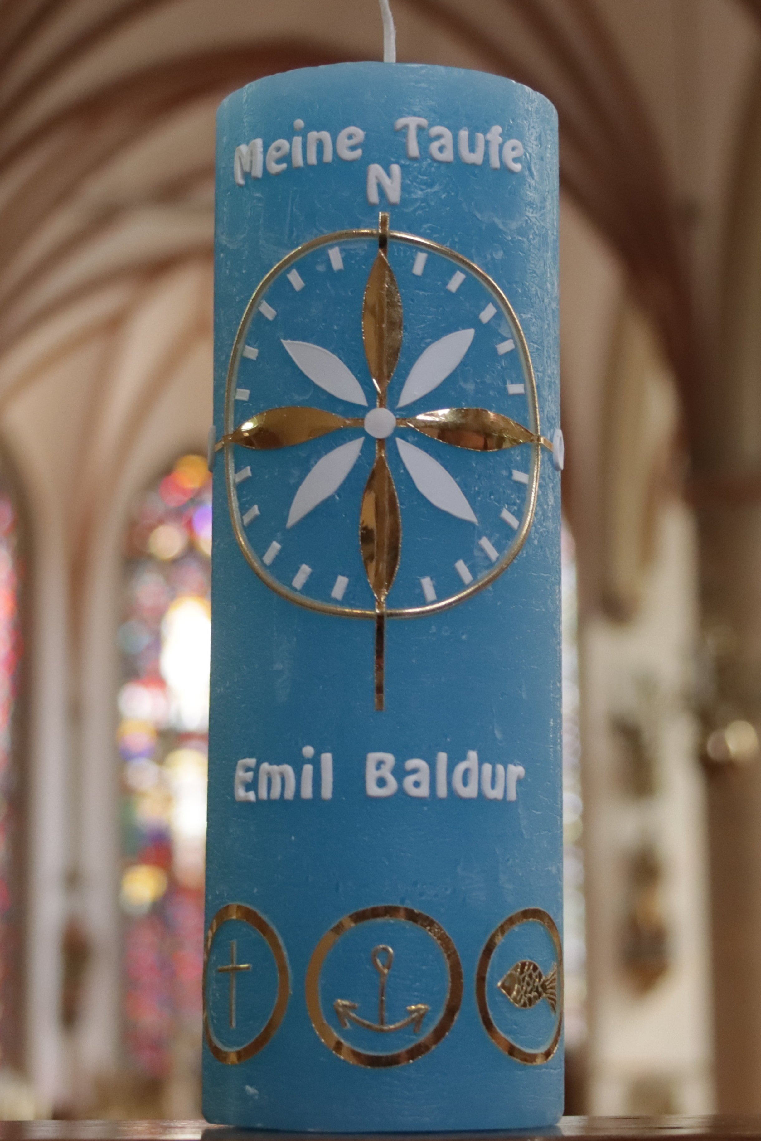 Rustic Taufkerze oceanblau mit gold weißer Windrose
